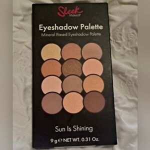 Sun Is Shining Eyeshadow Palette by Unknown Brand